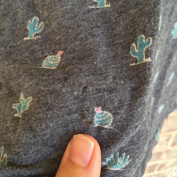 Torrid Cactus Print V-Neck Gray Pocket Tee 3X - Picture 9 of 11
